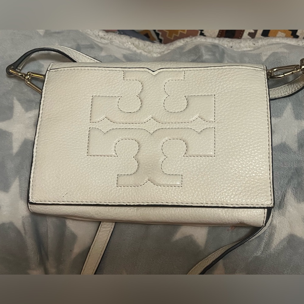 Tory Burch White Ivory Pebbled Leather Logo Crossbody Bombe T